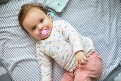 Sucette pour b&eacute;b&eacute; : pour ou contre ?